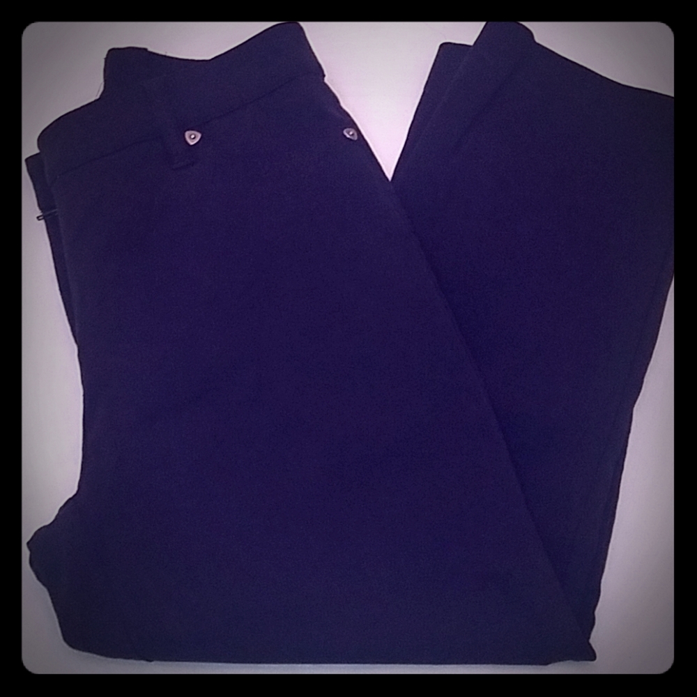 New Directions black ankle cropped pants size 6